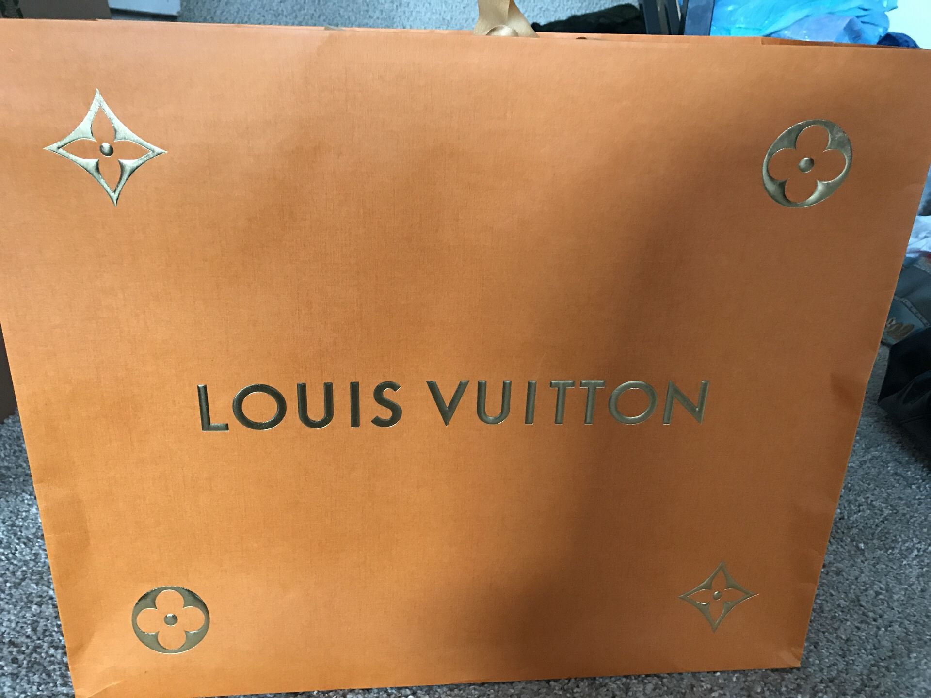 2x LV bags And LV Box for Sale in Maple Valley, WA - OfferUp