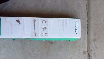 Peerless bay side towel bar