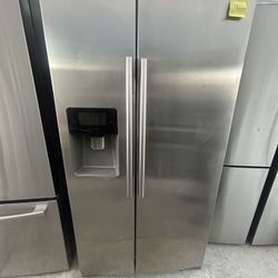 Samsung Beautiful Stainlees Steel Side By Side Refrigerator 