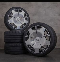 Mercedes-Benz Maybach Wheels with Pirelli Tires – Set of 4