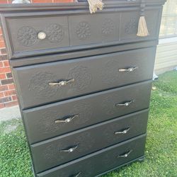 Newly Refurbished Ashley Furniture 5 Drawer Dresser 