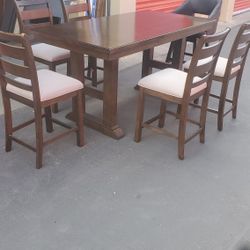 7 Piece Counter Height Dinning Set