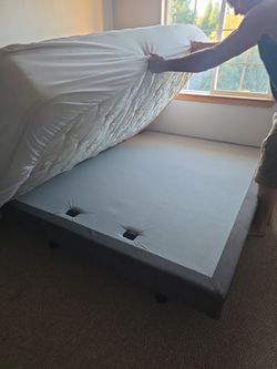 Queen rotating frame plus mattress