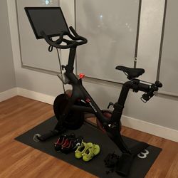 Peloton Bike (Like new)