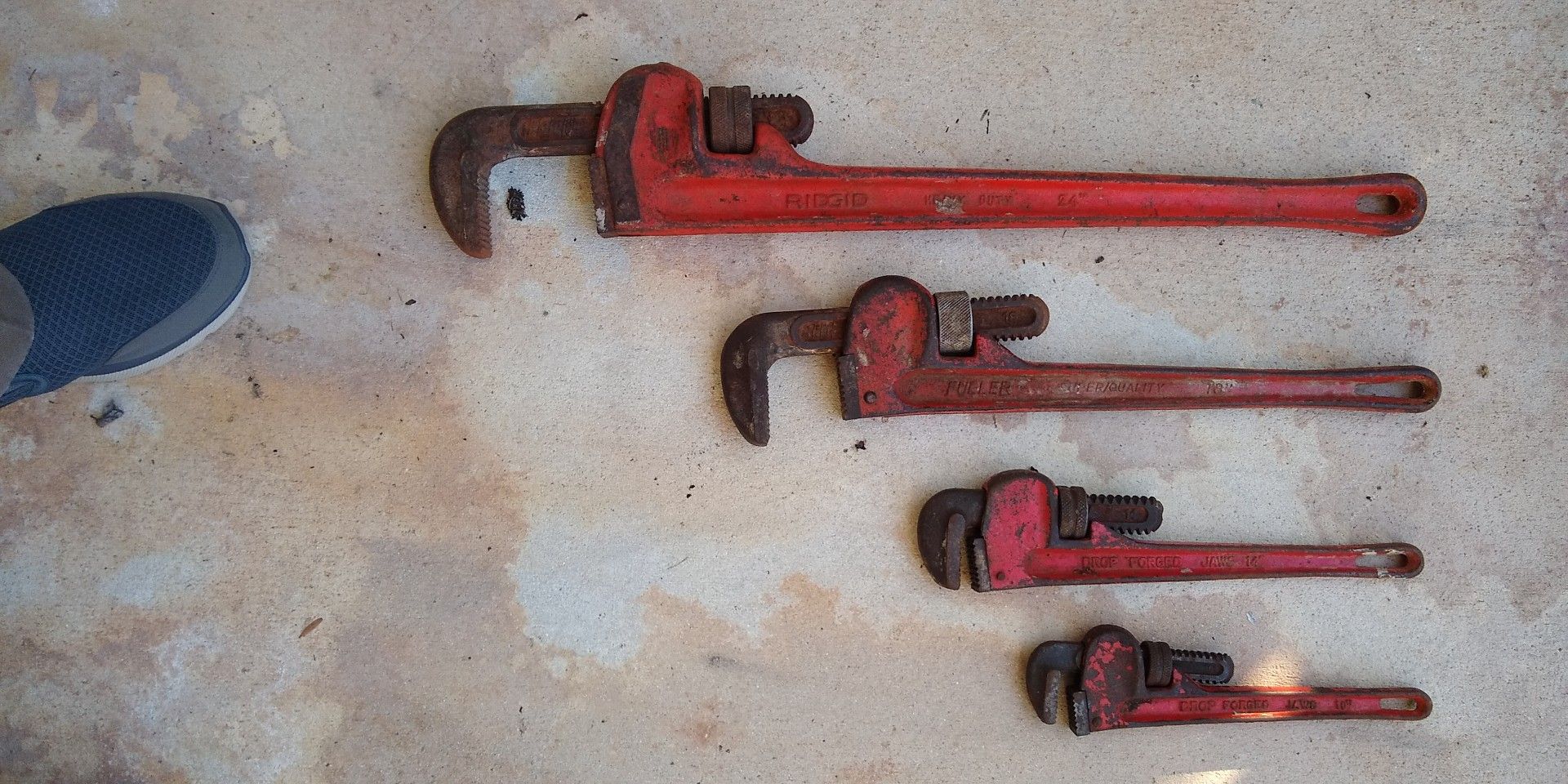 Pipe Wrenches, Ridge, Fuller, 24", 18", 14", 10".