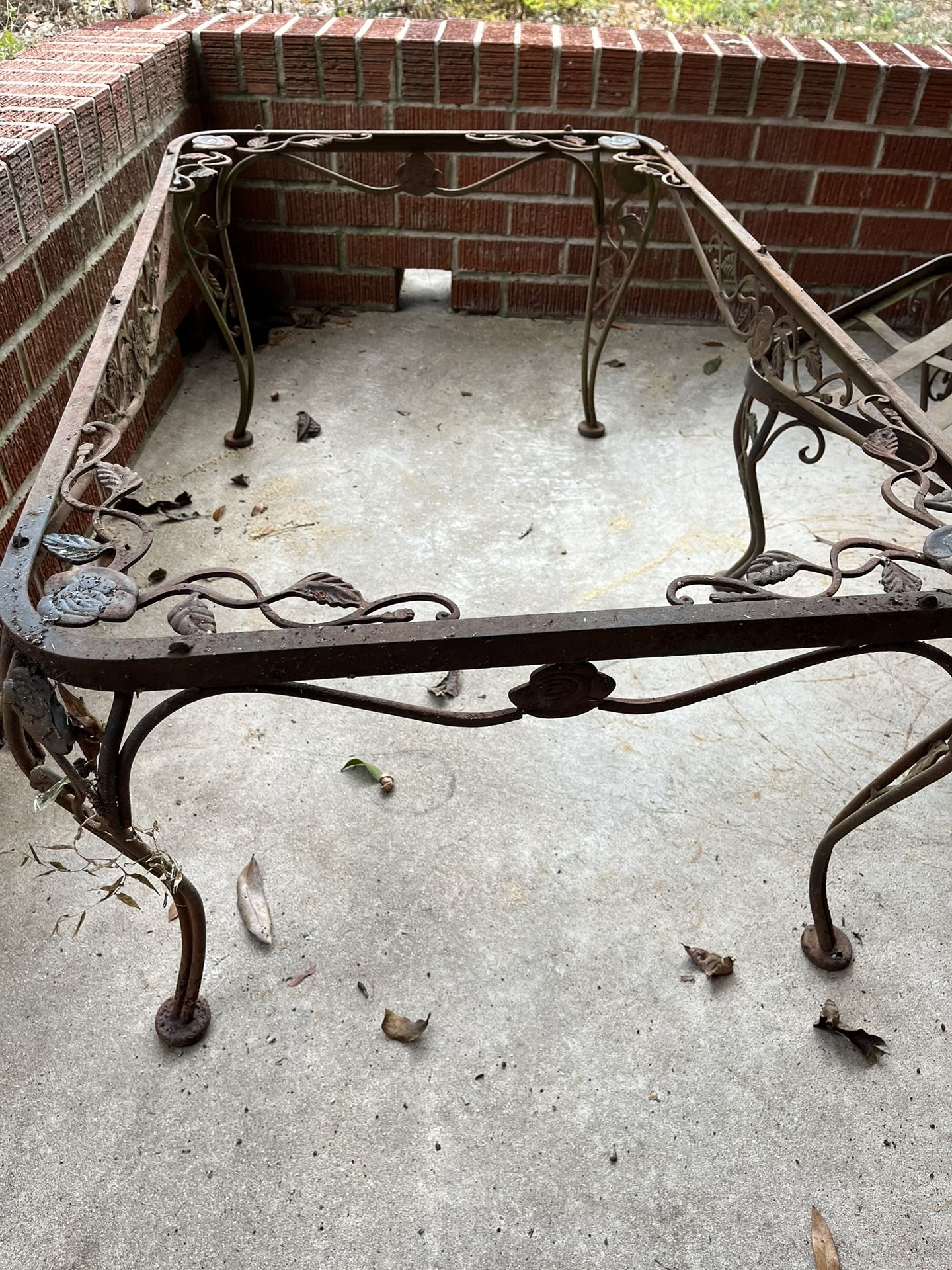 Antique Metal Outdoor Furniture 