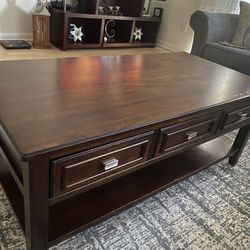 Leaving Room 3 Peace Table Set 