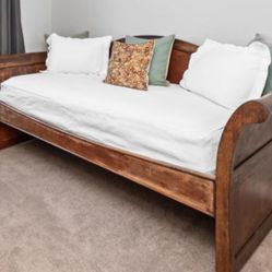 Stanley Furniture Twin Xl With Trundle Daybed 