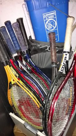 10 tennis rackets