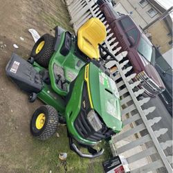 John Deere S160 48 in. 24 HP V-Twin ELS Gas Hydrostatic Riding Lawn Tractor