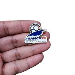 Vintage 1998 FIFA World Cup France Coupe Du Monde Crest Pin
