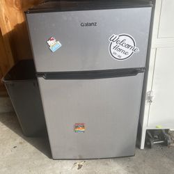 Used Mini Fridge 