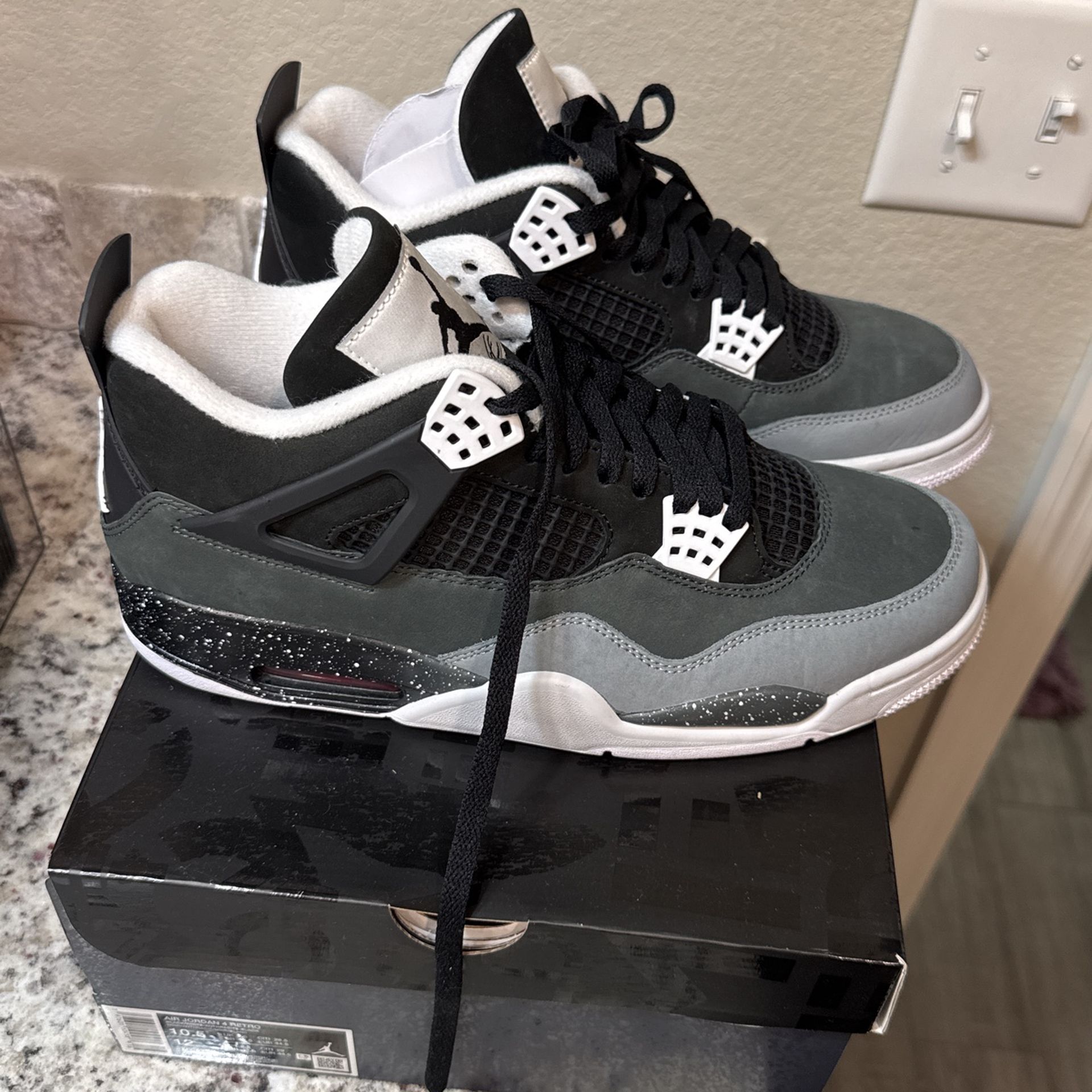 Jordan 4 fear’s 10.5