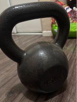 45 lb kettlebell weight $40 firm GREAT FOR AT HOME WEIGHTS GYM