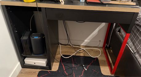 Gaming desk