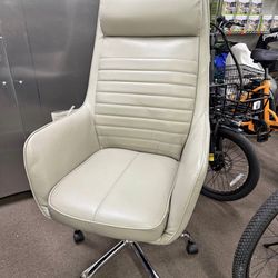 Executive office chair