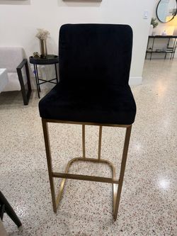 $100 set of 4 barstools. Height 29.5 in