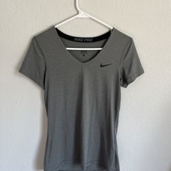 Women’s Nike Shirts 