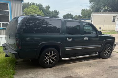 Chevrolet Suburban Full-Size SUV