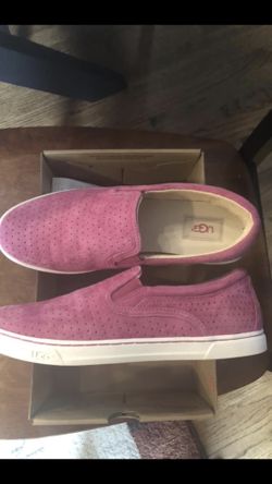 Women’s pink UGG shoes