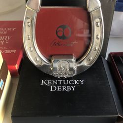 KY Derby Horseshoe Picture Frames Set Of 2 $10