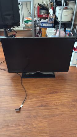 32 inch 720p older TV w/ av and hdmi ports