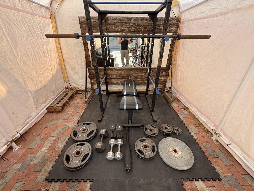 Home Gym Equipment / Weights