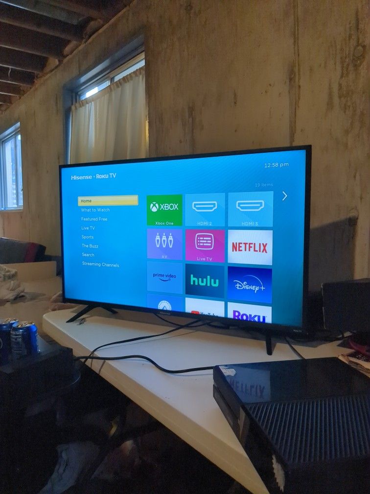 Hisense Roku Smart TV 43'