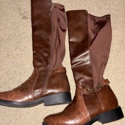 Women Boots Size 6 New