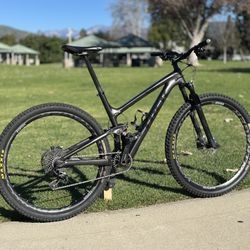 Trek Top Fuel 9.8 Carbon Fiber Mountain Bike 