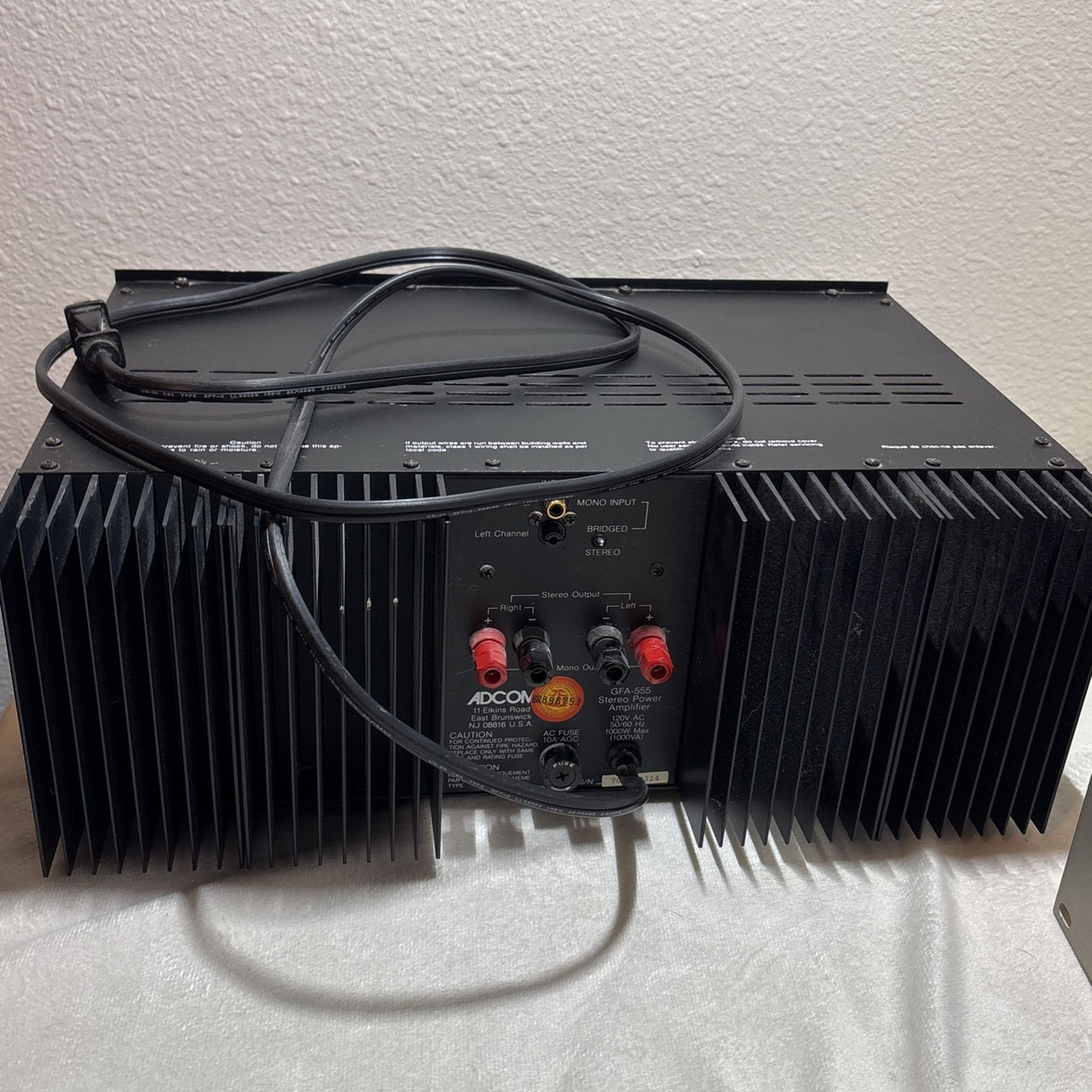 Adcom GFA 555 Amplifier