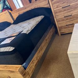 Stunning Four Piece Bedroom Suite 