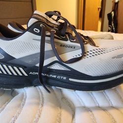 Brooks Adrenaline GTS 23 