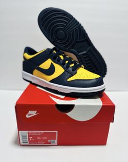 DS Nike Dunk Low Michigan Size 7y - 120