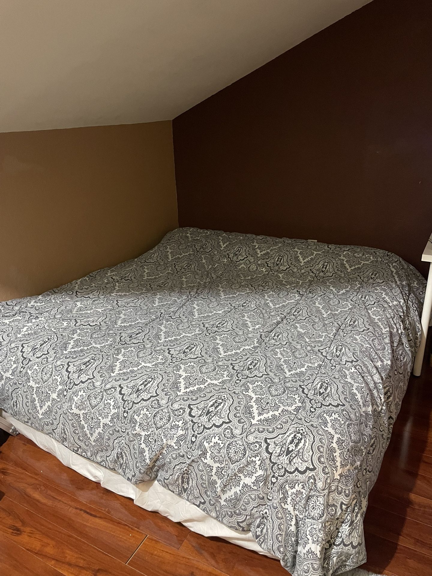 King sized bed