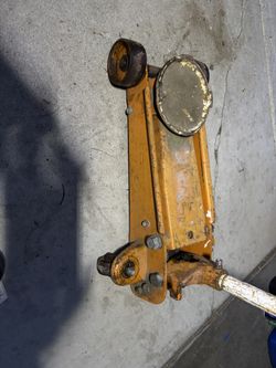 3-TON FLOOR JACK NEEDS REBUILT…