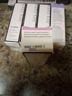 Bronze 8 Liquid Foundation Matte Wear