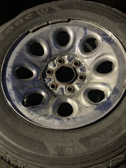 Tire P235/70R17