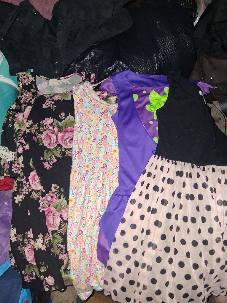 Lots Of Assorted Kids Clothes