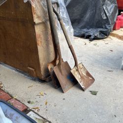 3 Shovels 