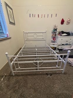 Full-size White bedframe