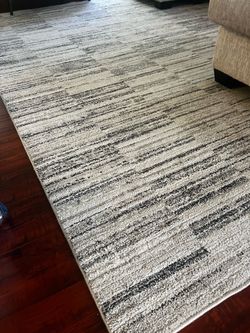 Beautiful 8x10 rug