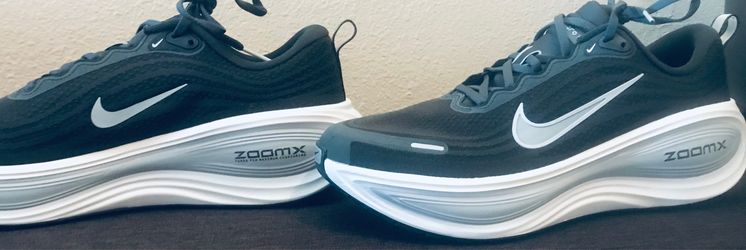 MENS 10.5  Nike VOMERO PLUS Zoom X