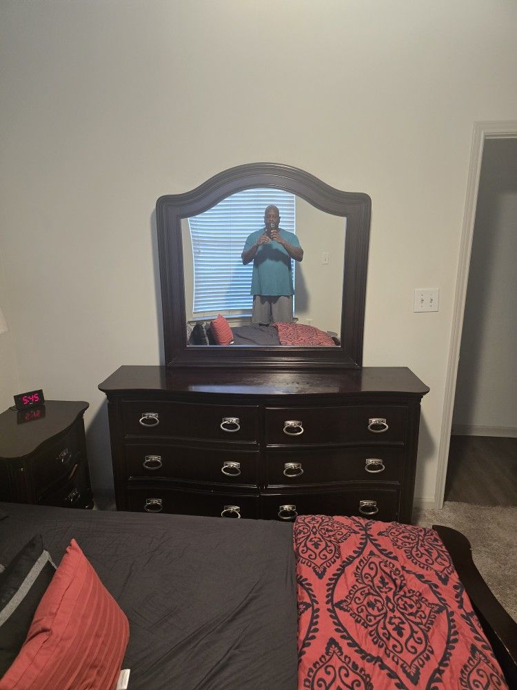 Bedroom Suit For Sale