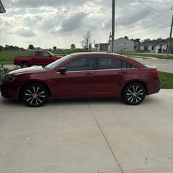 2013 Chrysler 200 S Red 113,853 miles