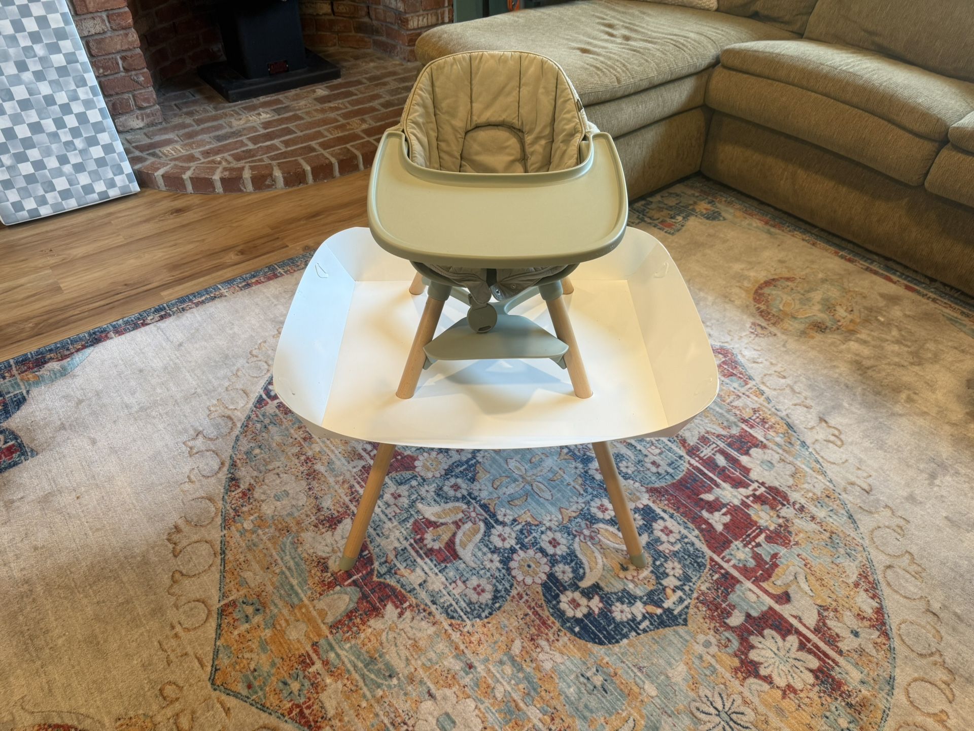 LALO High chair w/ Catchy