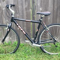 TREK 7300 Multitrack Hybrid Adult 700C Wheels Bicycle  24 Speed Bike 