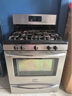 Frigidaire Gas Stove & Oven — Used, Good Condition