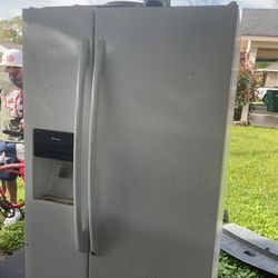 Amana refrigerator