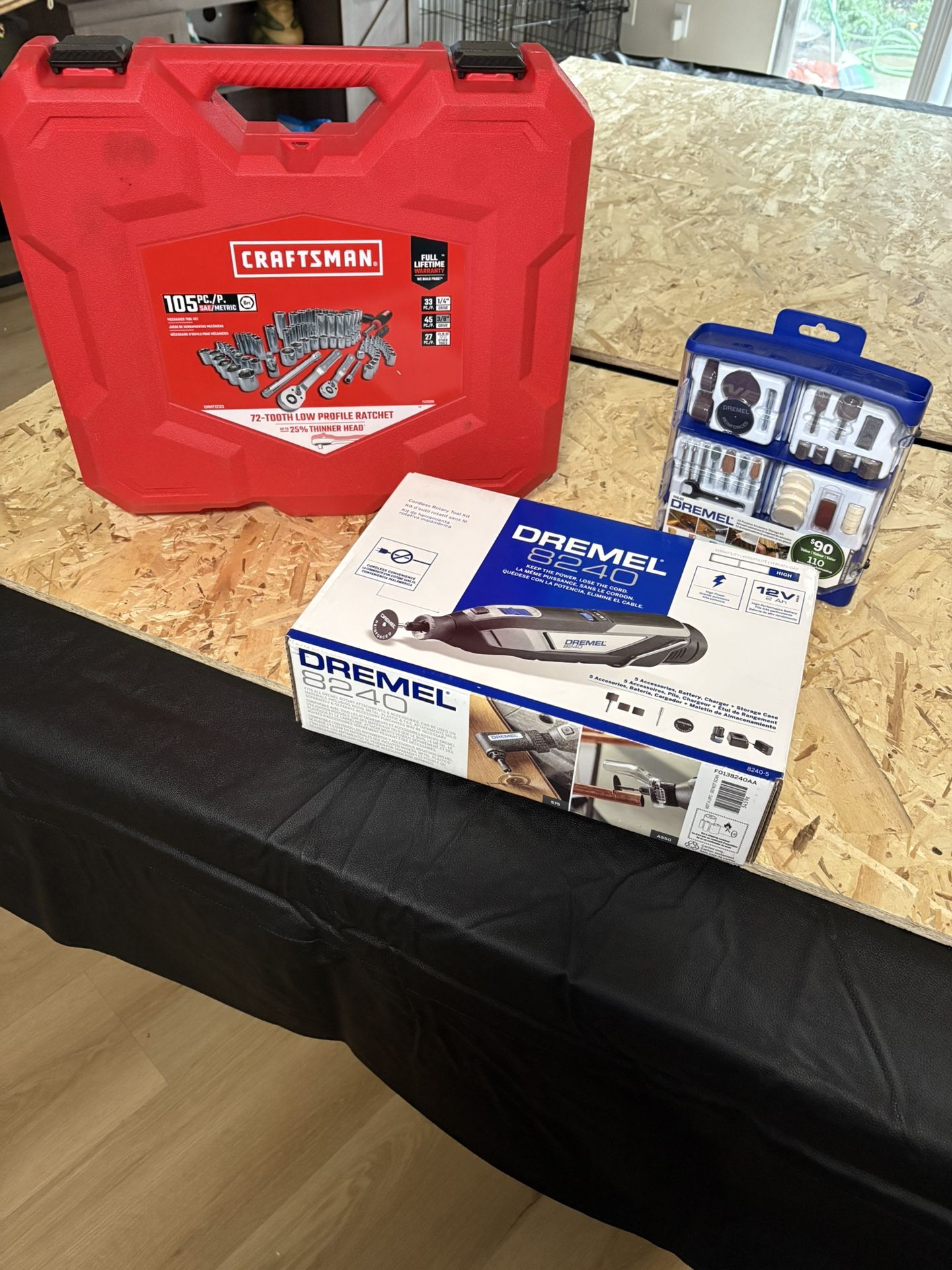 BRAND NEW CORDLESS DREMEL WITH ACCESSORIES AND NEW SOCKET SET